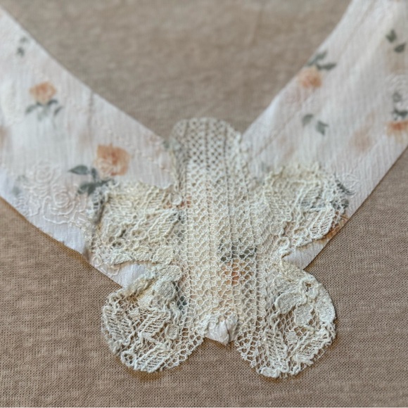 💖POL Graceful Petals Vintage Inspired Top - Picture 7 of 7